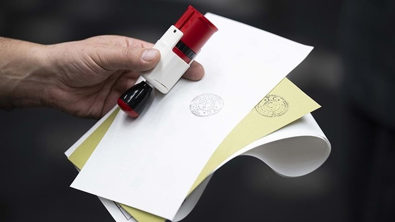 Oy kullanma yaşı 16'ya düşüyor! Gençler unutulmadı
