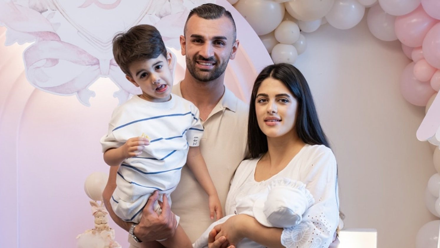 Serdar Dursun ikinci kez baba oldu: Eşi doğumhaneden öyle bir fotoğraf paylaştı ki