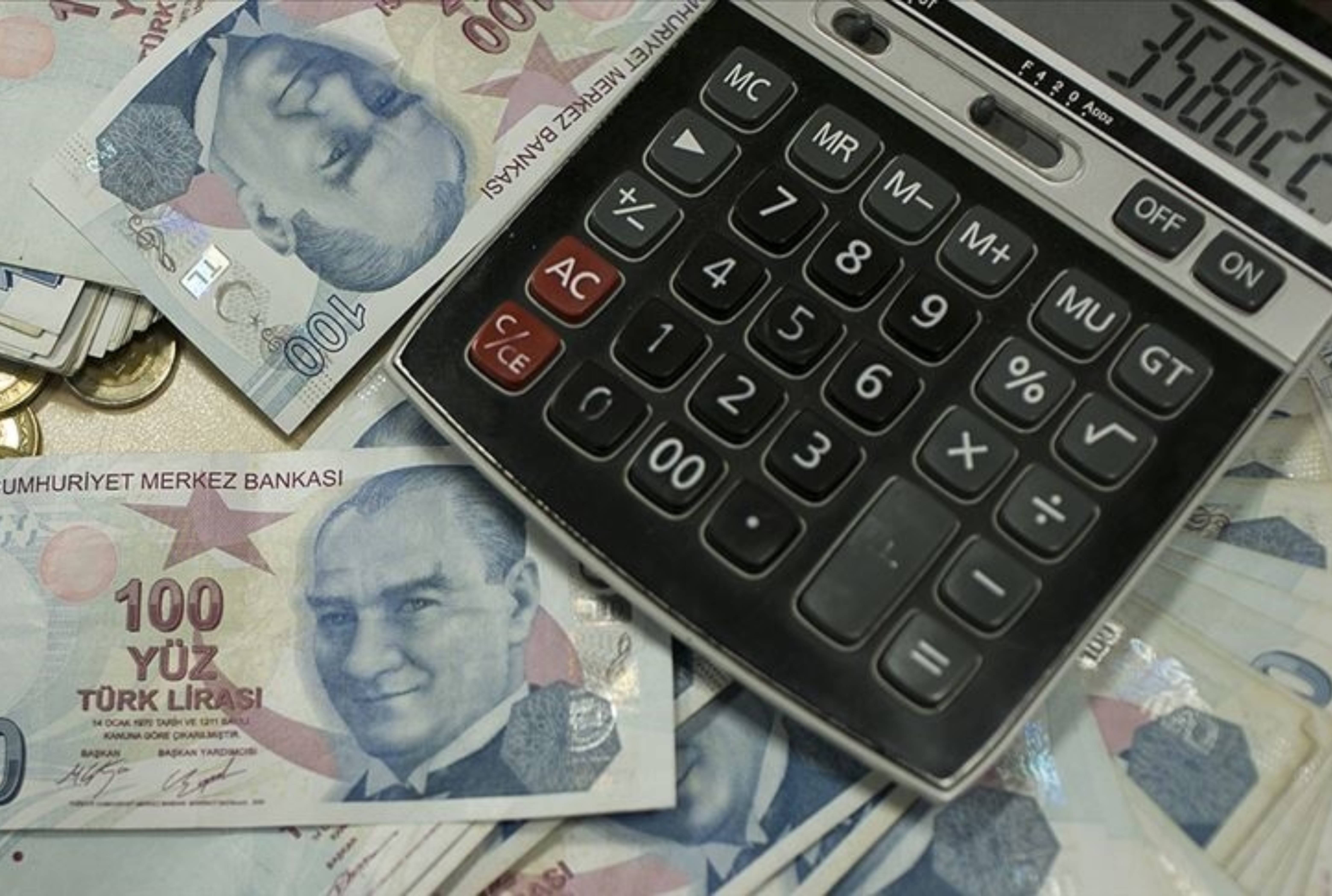 14 günlük memur farkı hesaplara yatıyor! O tarihte maaşınızı kontrol etmeyi unutmayın!
