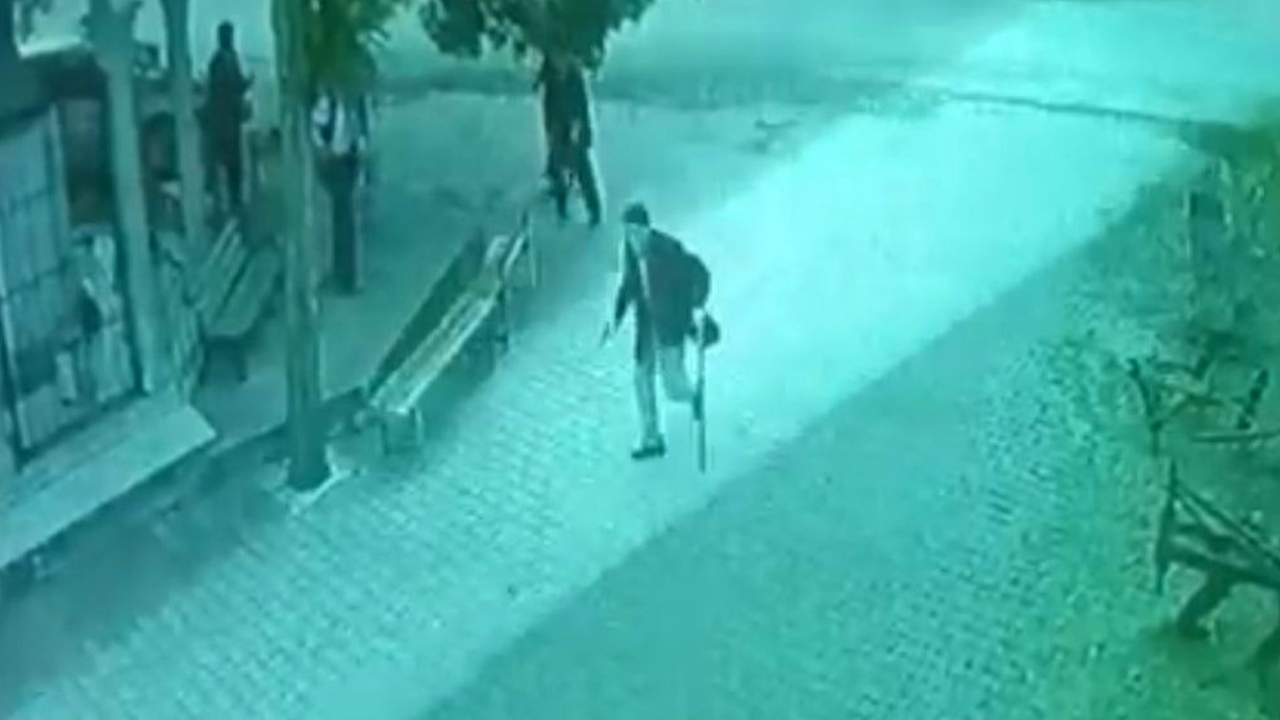 Dehşet saçan 93 yaşındaki adam köy meydanını kana buladı!