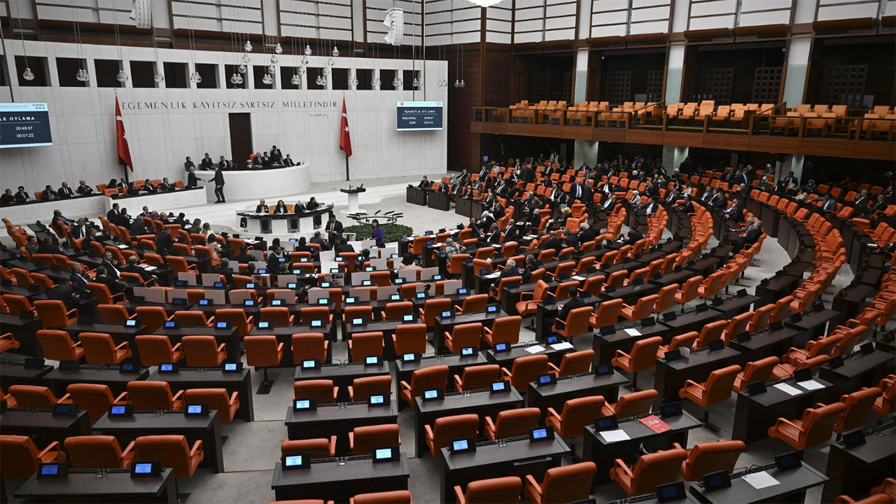 Sağlıkta kapsamlı düzenlemeler yasalaştı: Eczaneler, aile hekimliği, organ bağışı...