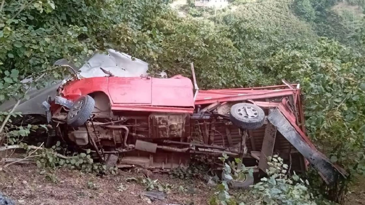 Fındık işçilerini kamyonetle taşıyorlardı: Şarampole yuvarlandı, 1 ölü, 9 yaralı
