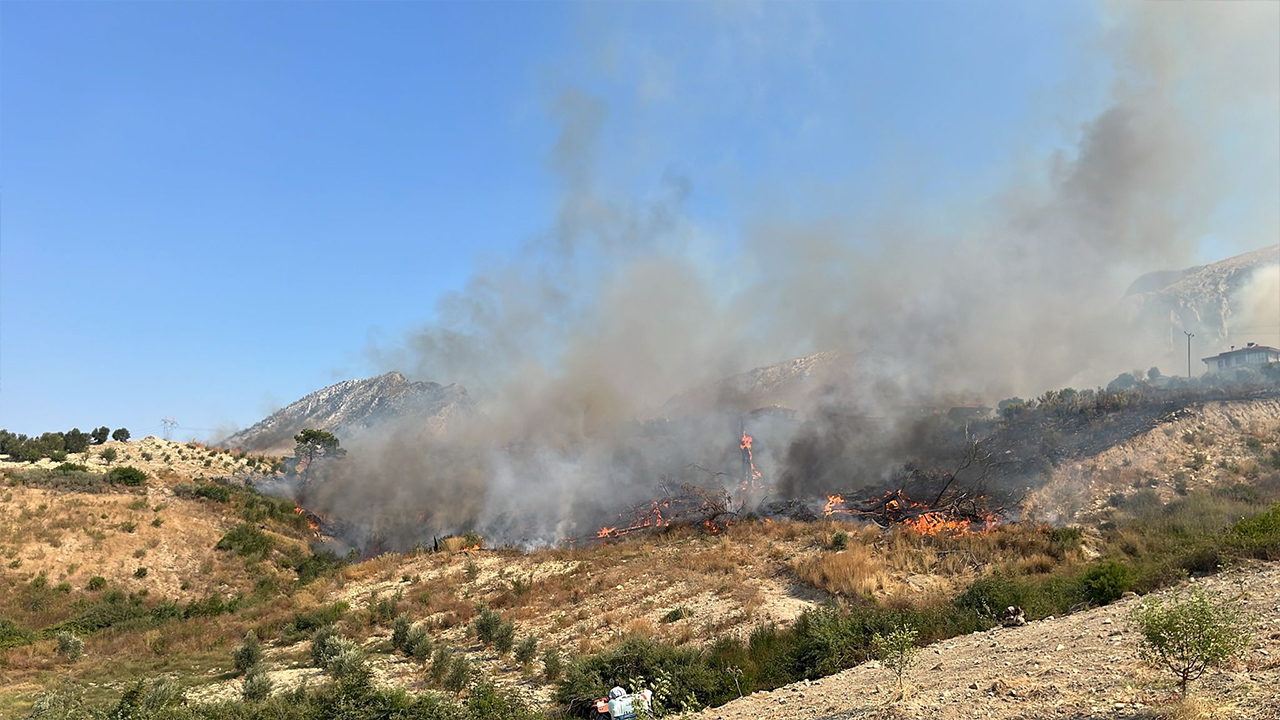 Antalya'da 3 noktada orman yangını! Ekipler seferber oldu