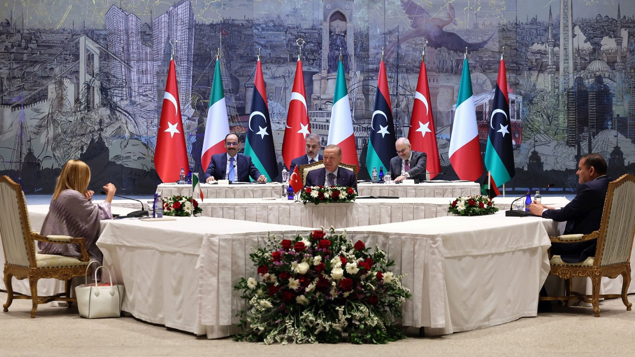 Dolmabahçe'de kritik görüşme: Cumhurbaşkanı Erdoğan Meloni ve Dibeybe'yi kabul etti