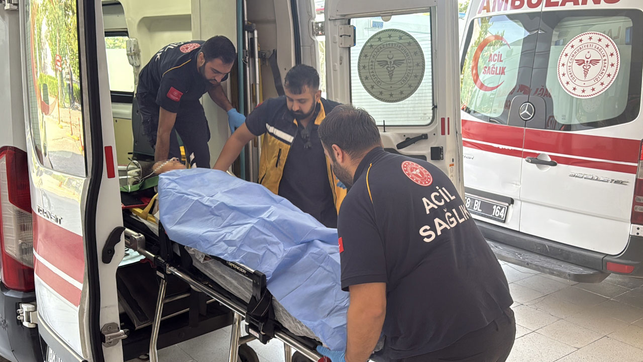 Sivas'ta feci kaza! Minibüs uçuruma yuvarlandı: 4 ölü, 3'ü ağır 17 yaralı