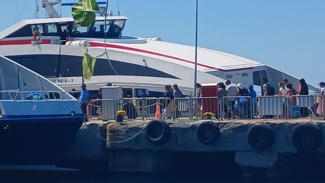 İDO feribotu kaza yaptı! Panik anları kameralara yansıdı