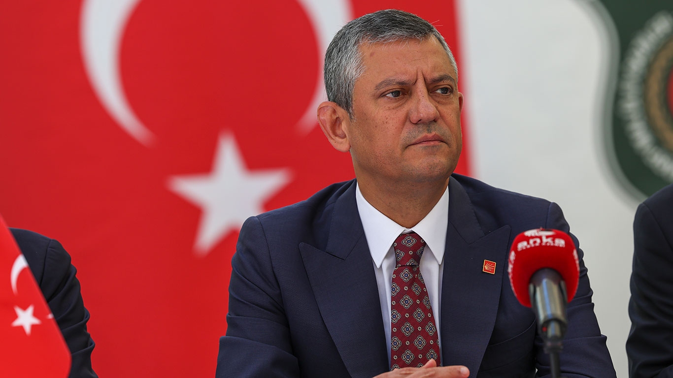 Daha fazla şehit olmasın istiyoruz! CHP lideri Özel şehit ve gazi dernekleri temsilcileriyle görüştü