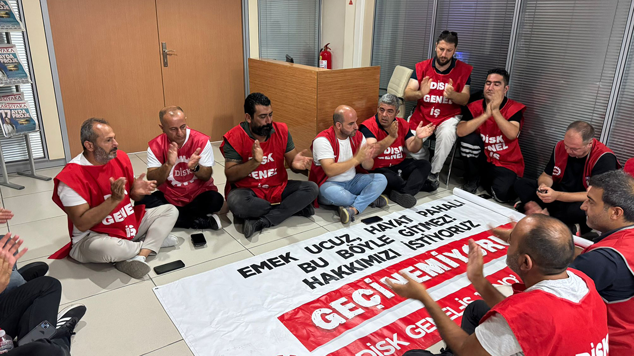 Karşıyaka Belediyesi işçilerinden maaş protestosu! "5 aydır paramızı alamadık"
