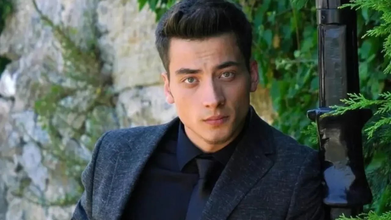 Uzak Şehir'in 'Kaya'sı Atakan Özkaya'nın acı günü: Sosyal medyadan duyurdu