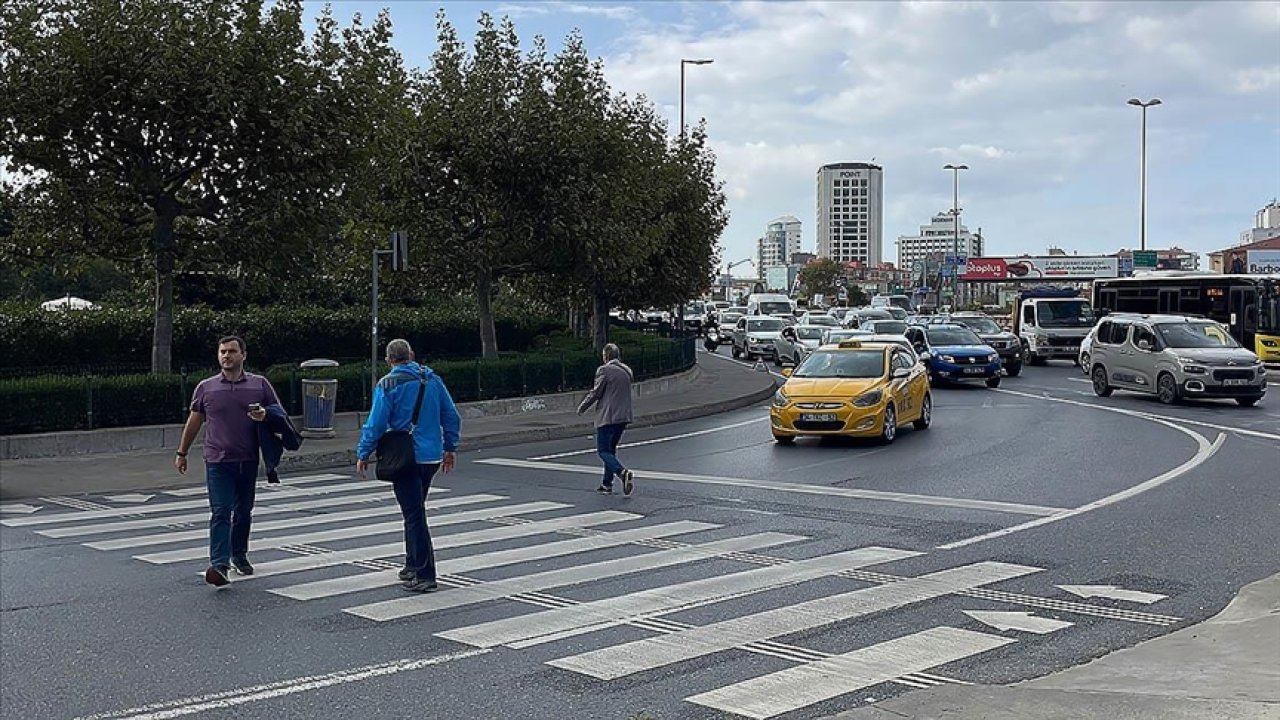Bakan Uraloğlu duyurdu: Yaya geçitlerinde düzenleme yolda! Kara yollarında bazı hız sınırları kalkıyor