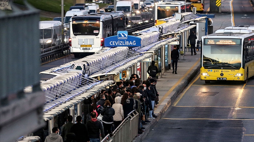 30 Ağustos’ta toplu taşıma ücretsiz mi? Marmaray, Başkentray, İZBAN ve metro seferleri için karar Resmi Gazete’de!