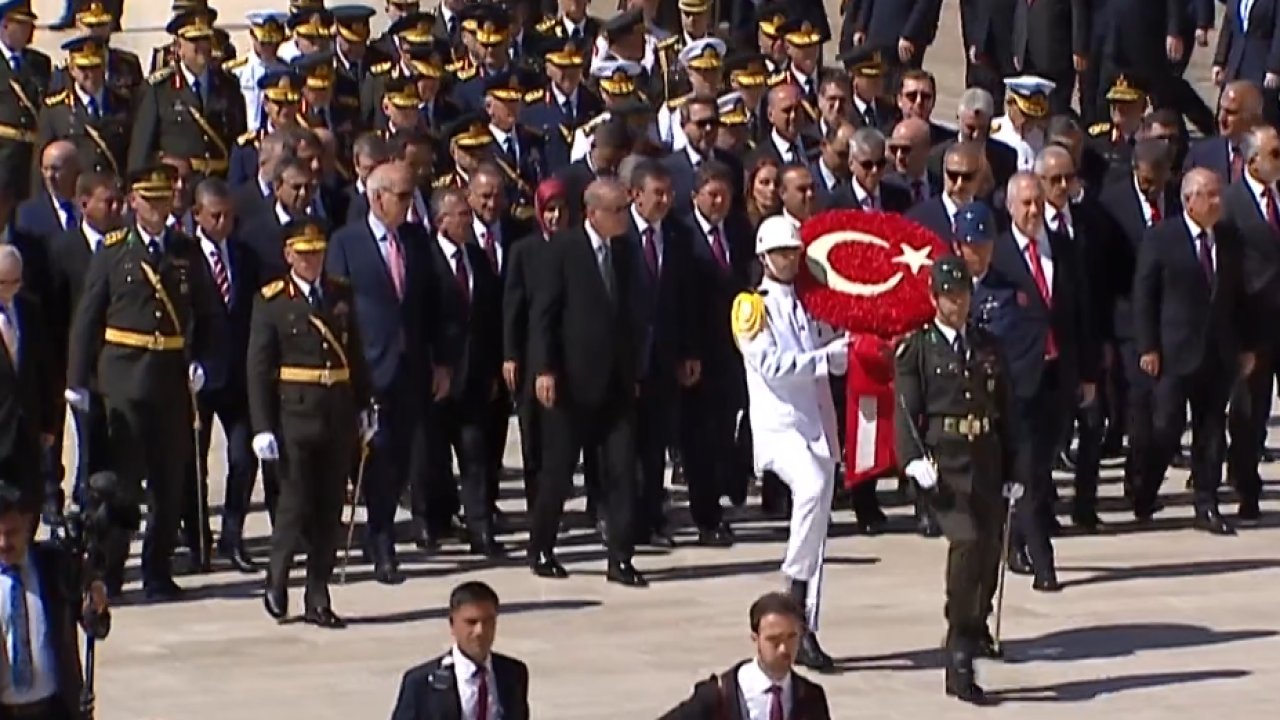 Cumhurbaşkanı Erdoğan ve devlet erkanı Anıtkabir'de