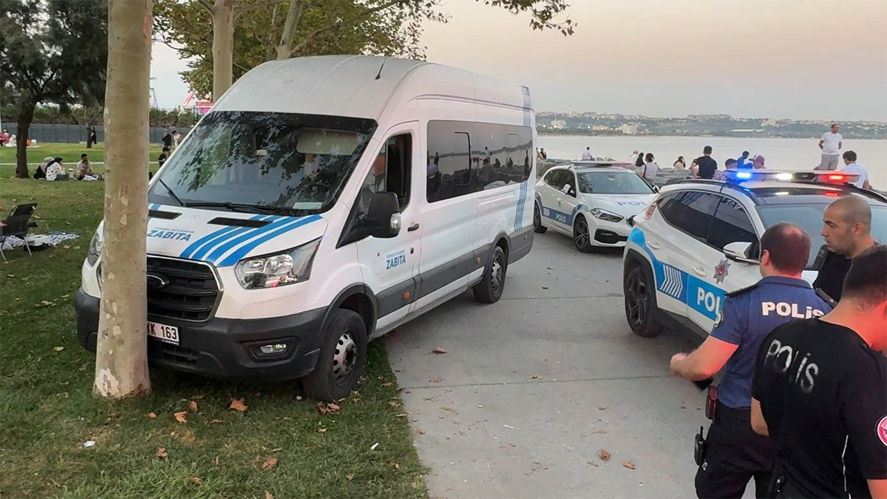 Avcılar'da kadın döven şüpheli, zabıta aracıyla kaçmaya çalıştı: Kaza yaptı!