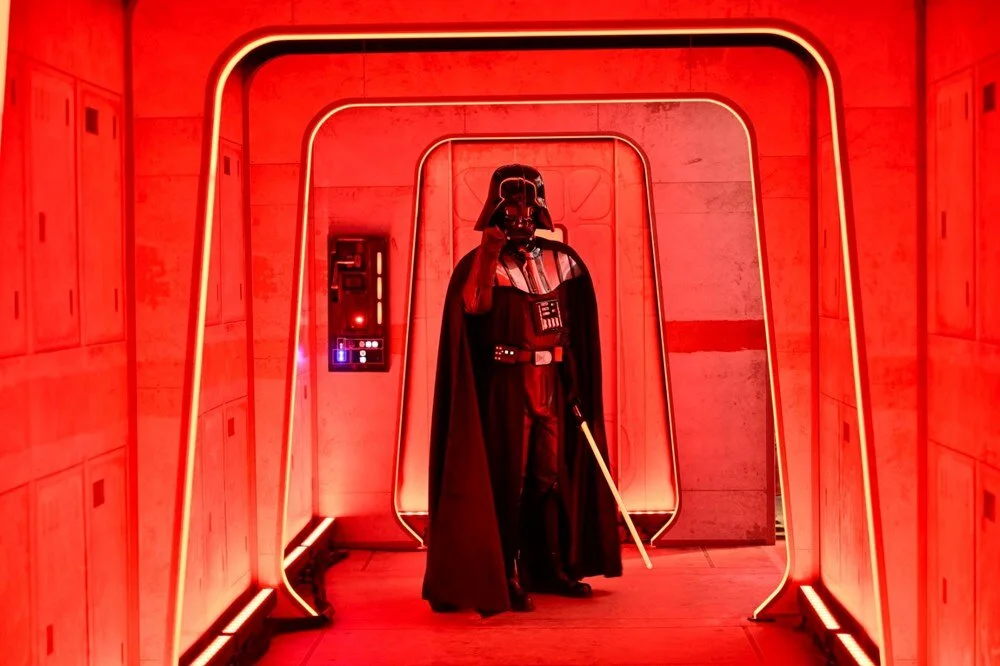 Darth Vader’ın efsanevi ışın kılıcı açık artırmada servet değerine satıldı!