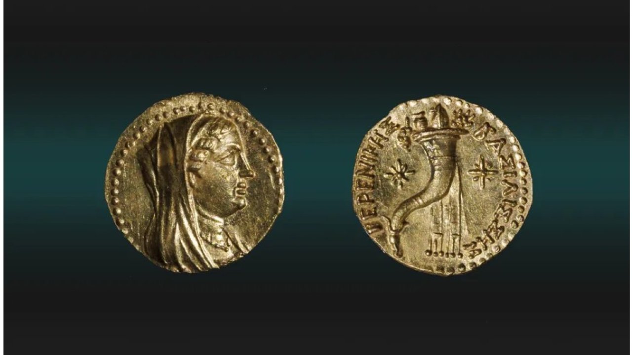 2.200 yıllık altın kraliçe portresi: Kraliçe II. Berenice’in altın sikkesi gün yüzüne çıktı!