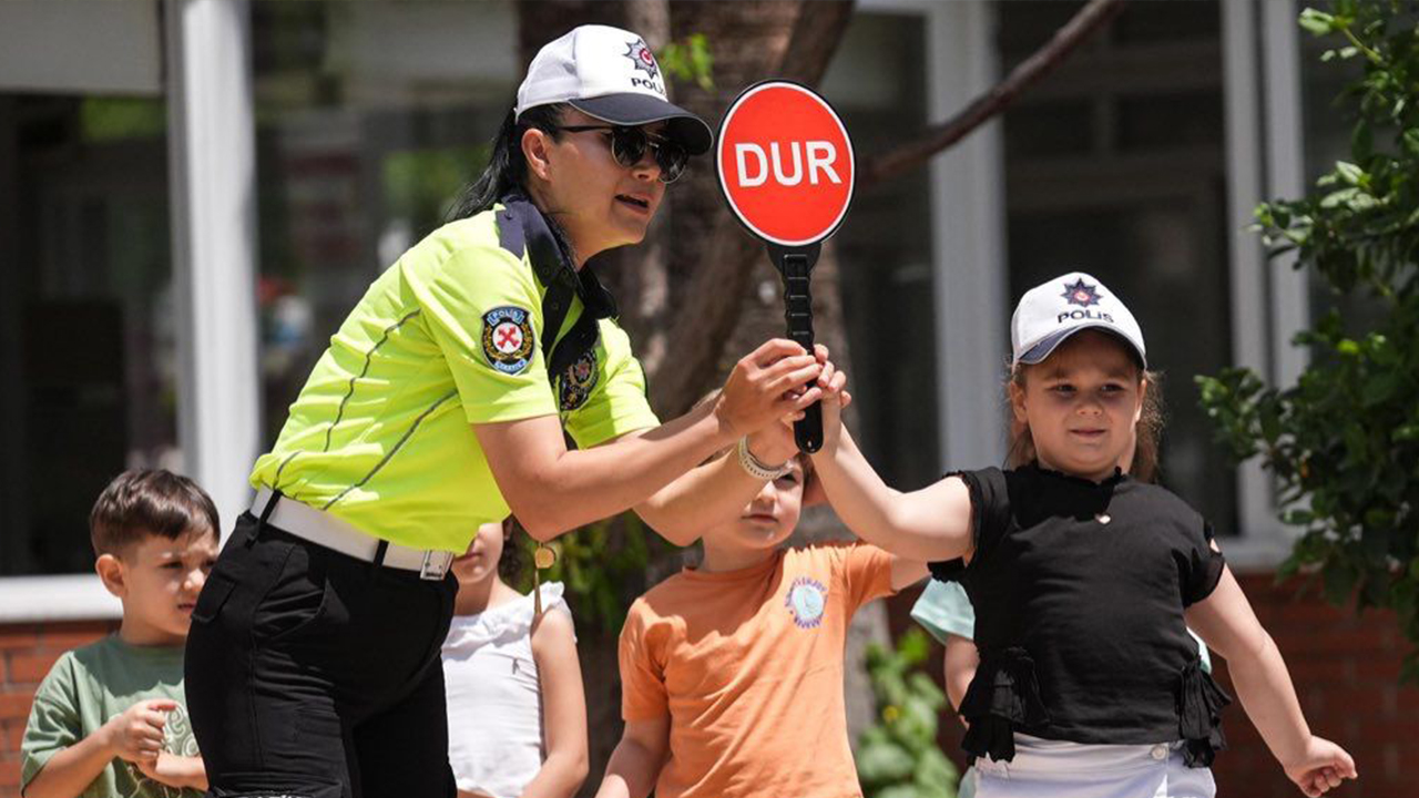Yeni eğitim yılı için harekete geçildi! İçişleri Bakanlığı'ndan asayiş ve trafik genelgesi