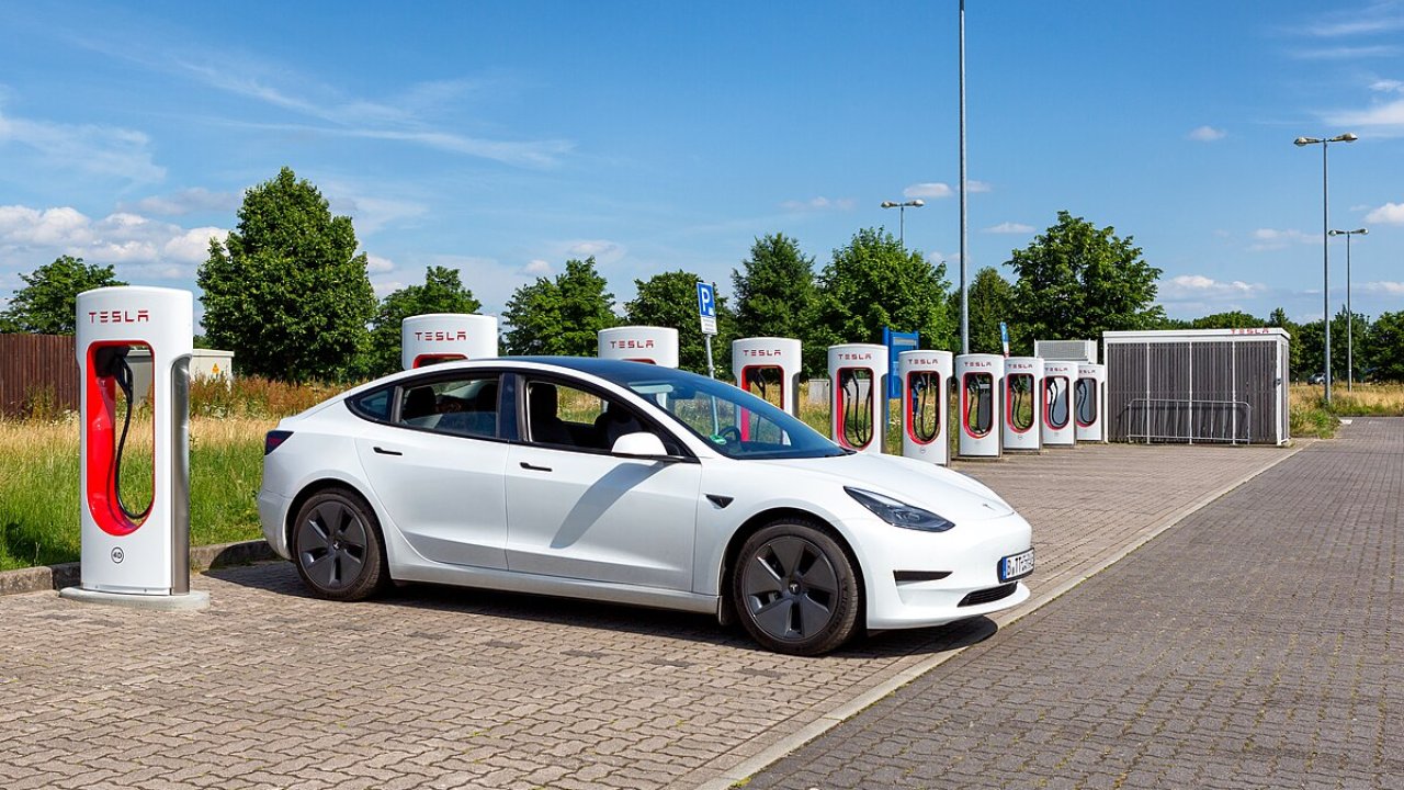 Tesla şarj ücretlerine üçüncü zam! İşte Tesla yeni Supercharger ücretleri