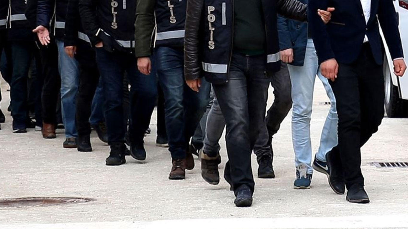 İçişleri Bakanı Yerlikaya: 53 FETÖ şüphelisi yakalandı, 40’ı tutuklandı