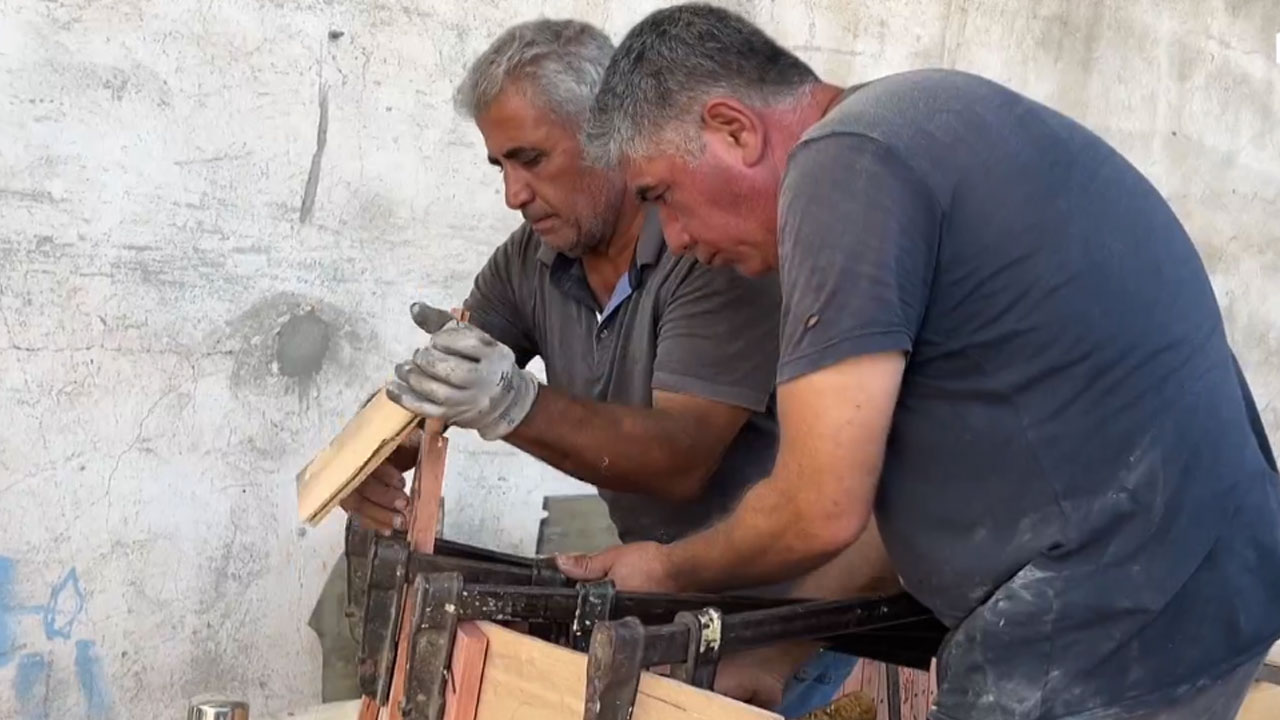 Sektörün son temsilcileri: İki kardeş hem tekne imalatı hem de tamiri yapıyor