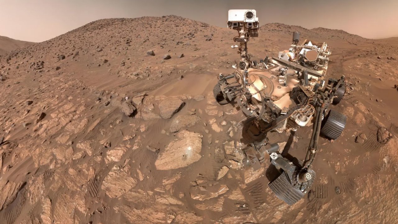 NASA tarihi keşfi resmen duyurdu: Mars'ta yaşam izi bulundu!