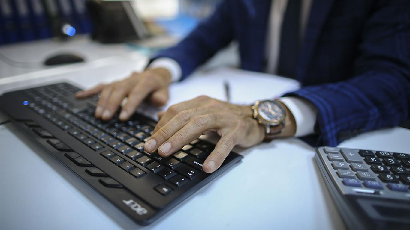 Türkiye'de 4 gün mesai uygulamasına mı geçilecek? DMM'den açıklama geldi