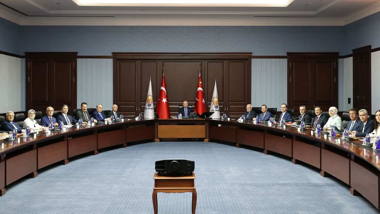AK Parti MKYK toplanıyor: Terörsüz Türkiye sürecinden vatandaşın beklentisi ne?