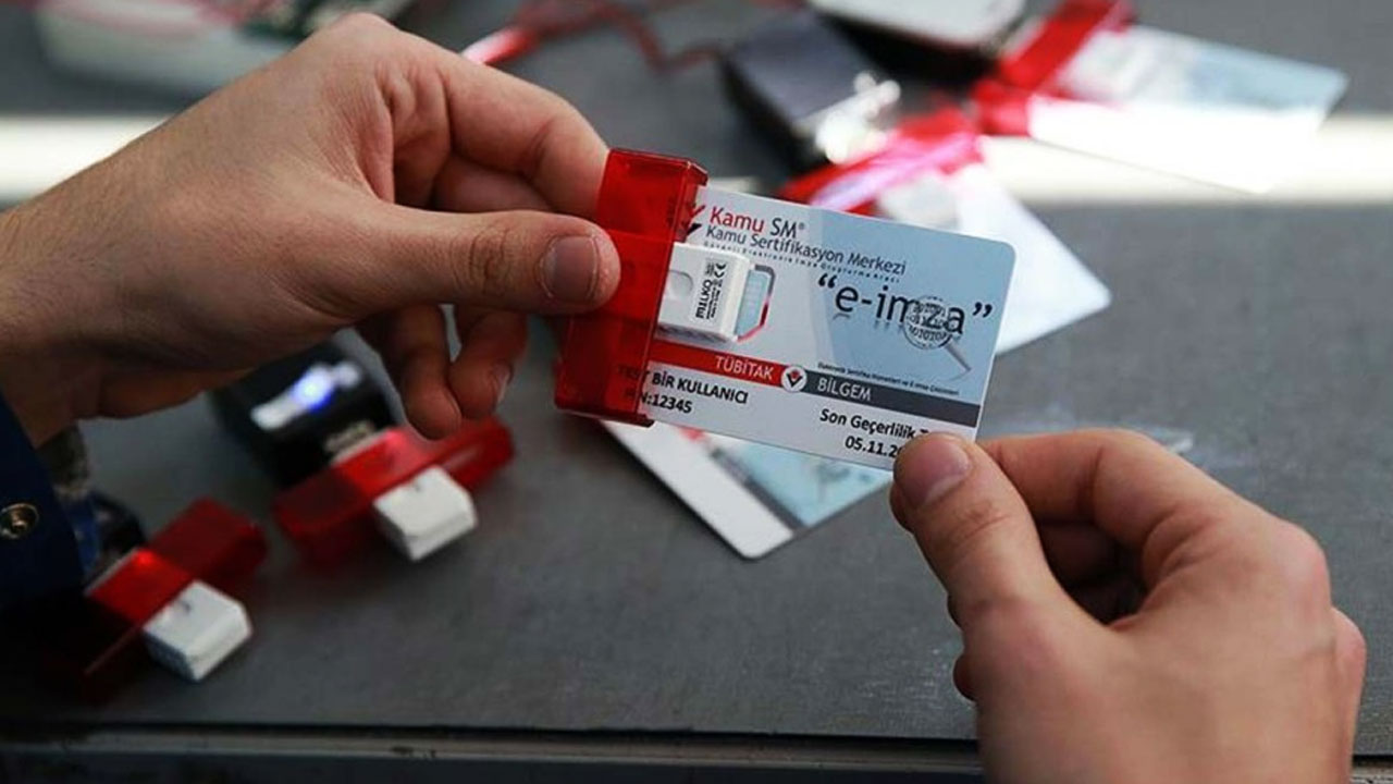 Sahte e-imza davası: 10 Ekim'e ertelendi
