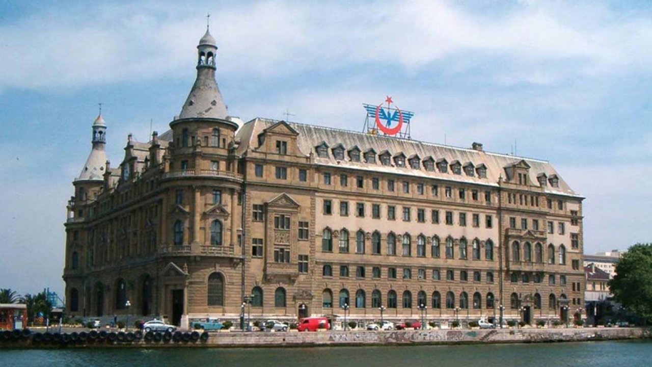 Haydarpaşa Garı, Kültür ve Sanat Merkezi'ne dönüşüyor: Bakan Ersoy tarih verdi!