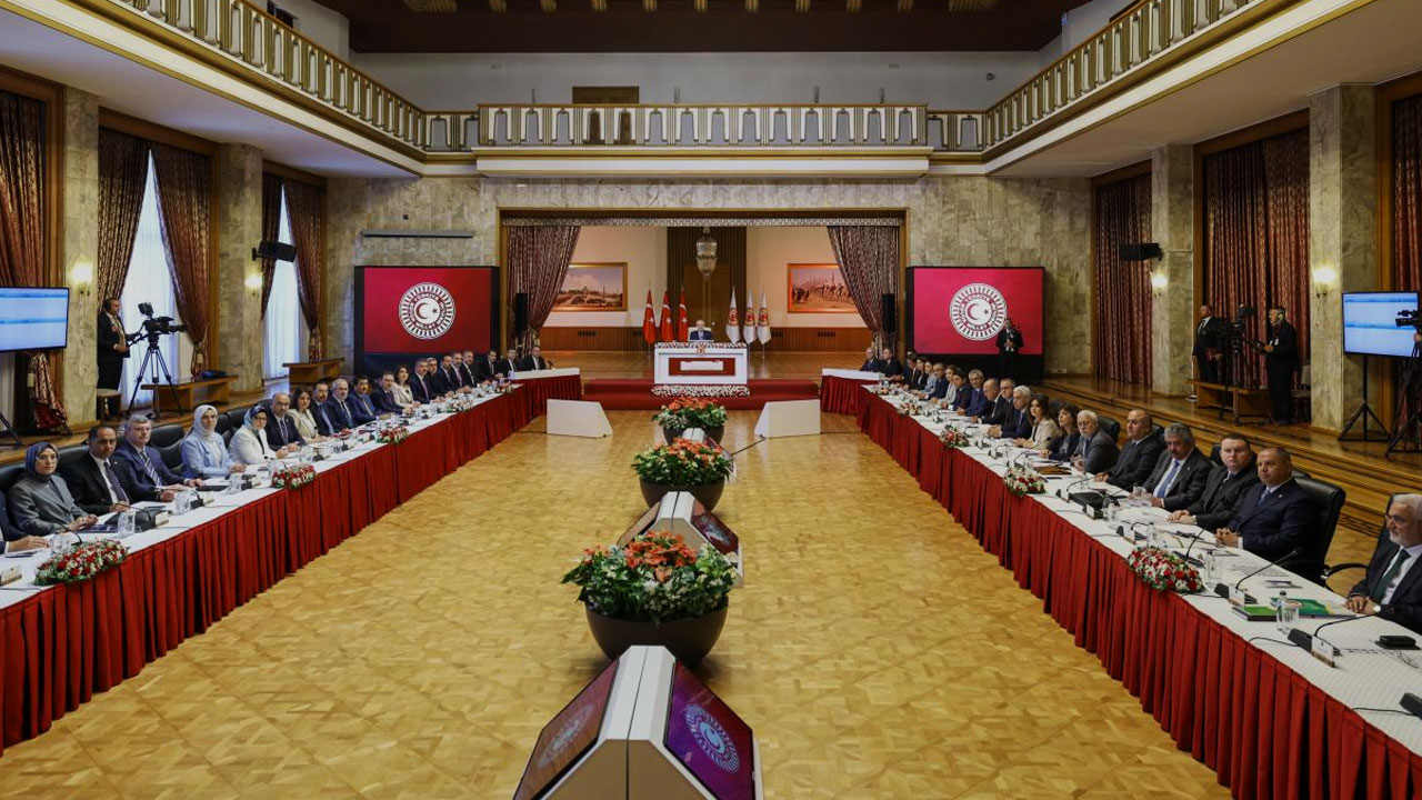 Komisyon 10. kez toplanıyor: Söz akademisyenler ve STK'larda!
