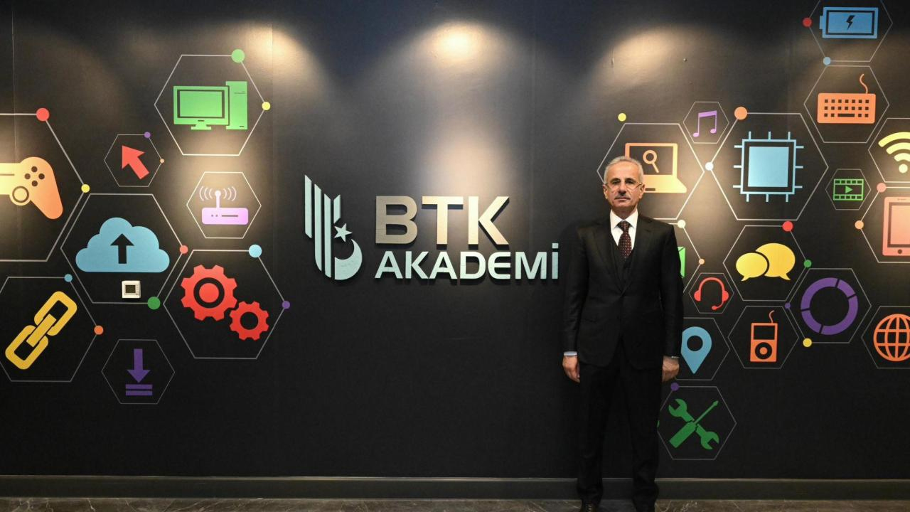 Bakan Uraloğlu açıkladı! BTK Akademi'den 10 yeni eğitim