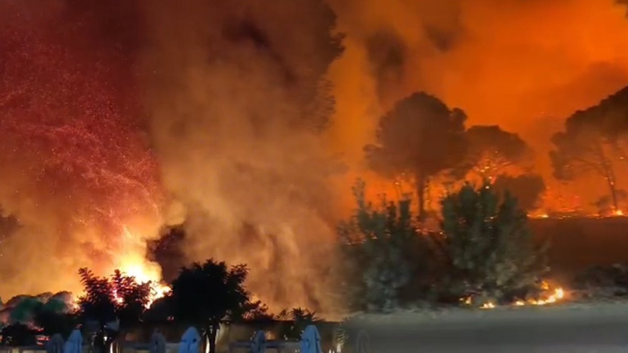 Antalya'da orman yangını: Çok sayıda ekip müdahale ediyor!