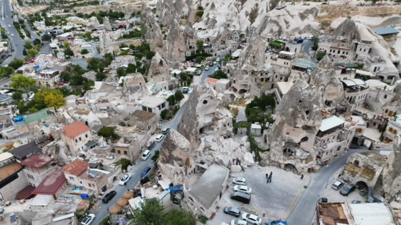 Kapadokya’da peribacası yıkıldı: Bölge güvenlik çemberine alındı