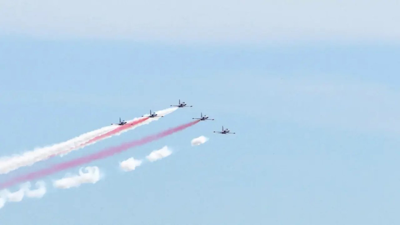 TEKNOFEST heyecanı devam ediyor: F-16 simülasyonu canlı yayında denendi!