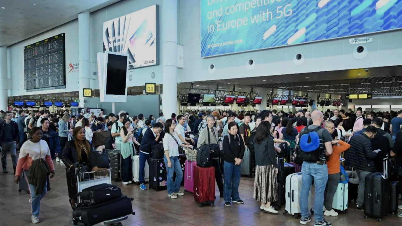 Avrupa havalimanlarında siber kaos: Yüzlerce uçuş iptal edildi!