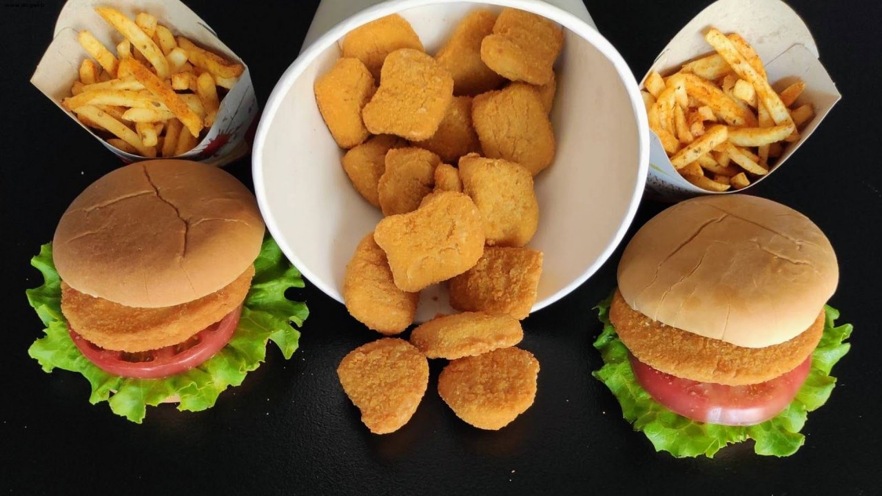 Hamburger yediniz diye suçluluk hissetmeyin: Abur cuburların gizli bağışıklık sırları ortaya çıktı