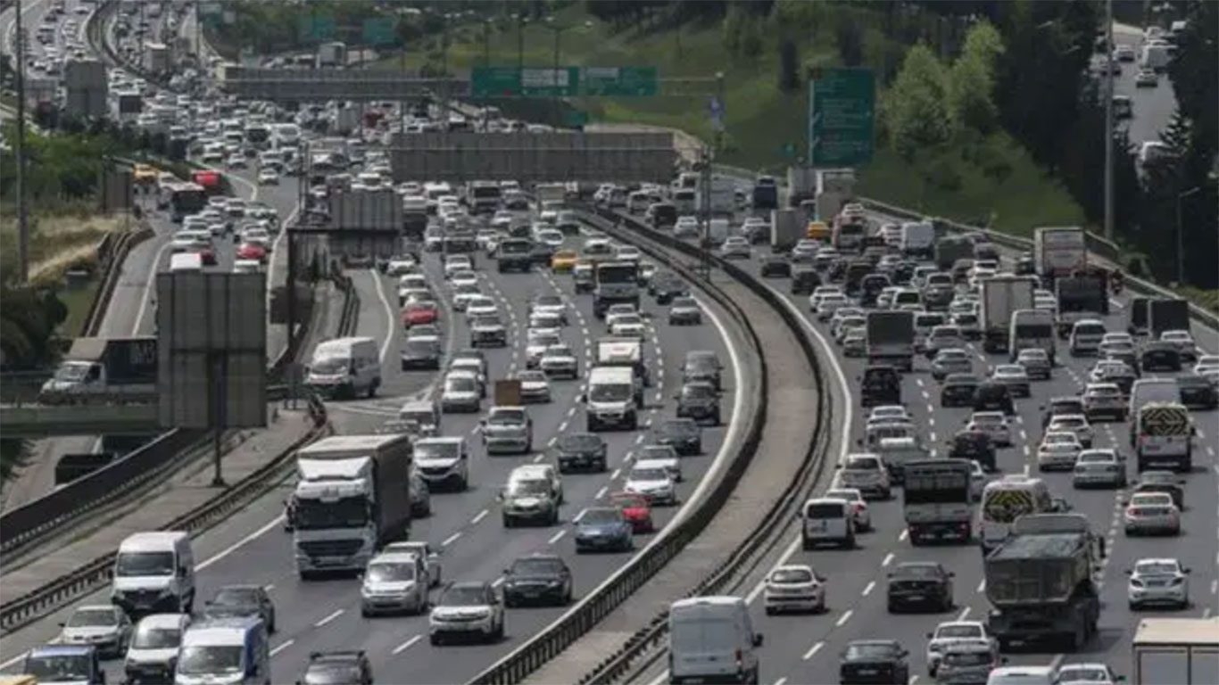 Trafikte tartışan sürücünün ehliyetine el konuldu: Doktor raporu gelene kadar kullanamayacak