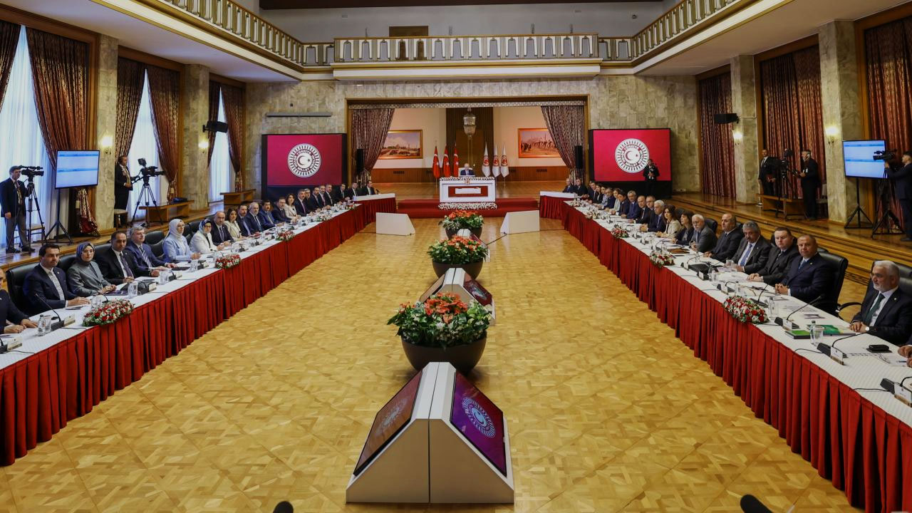 AK Parti'nin süreç raporu hazır! Dikkat çeken 'eve dönüş' düzenlemesi...