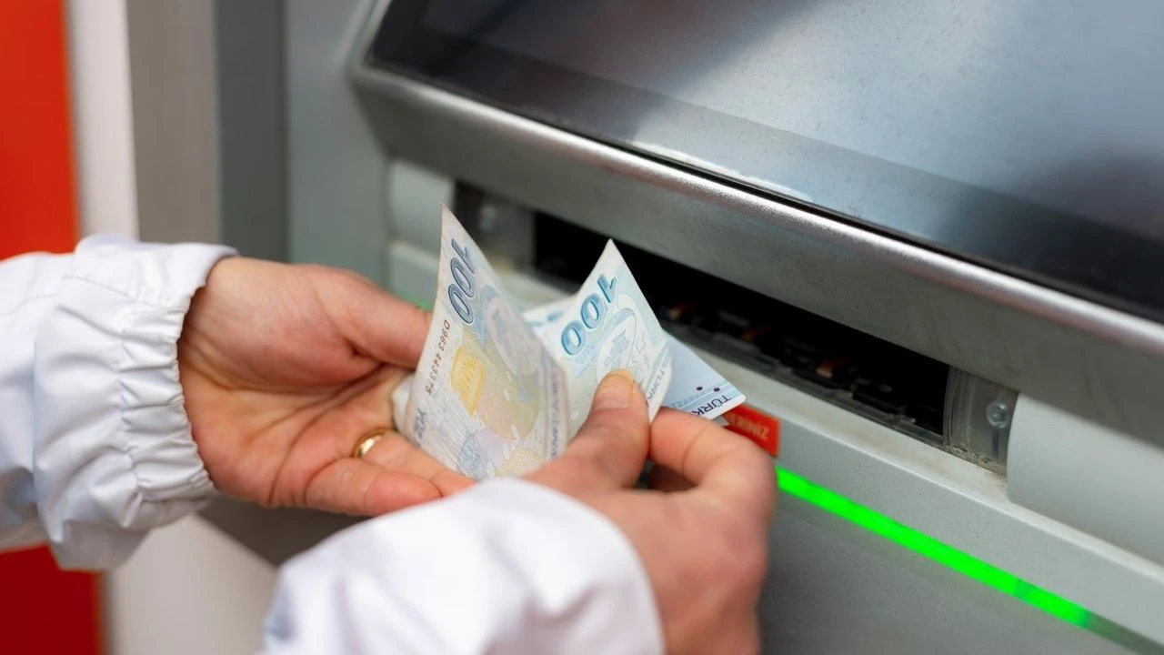 ATM'den sakın bu saatlerde para çekmeyin!