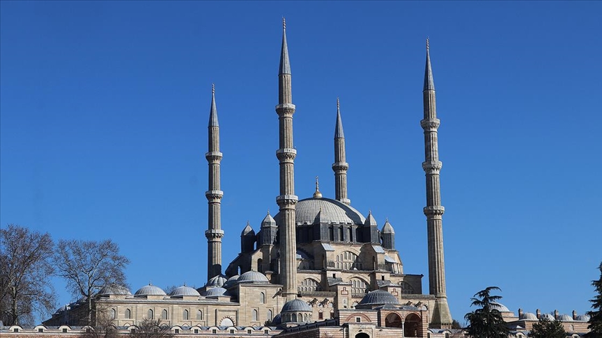 Mimar Sinan’ın ustalık eseri Selimiye Camii’nde tartışma: Kubbe süslemeleri silinecek mi?