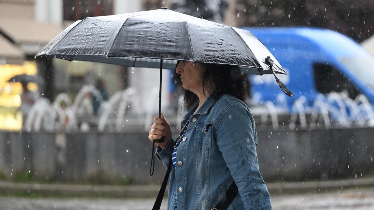 Dışarı çıkacaklar dikkat: Meteoroloji 13 il için sarı kodlu uyarı verdi! Fırtına ve yağış yolda
