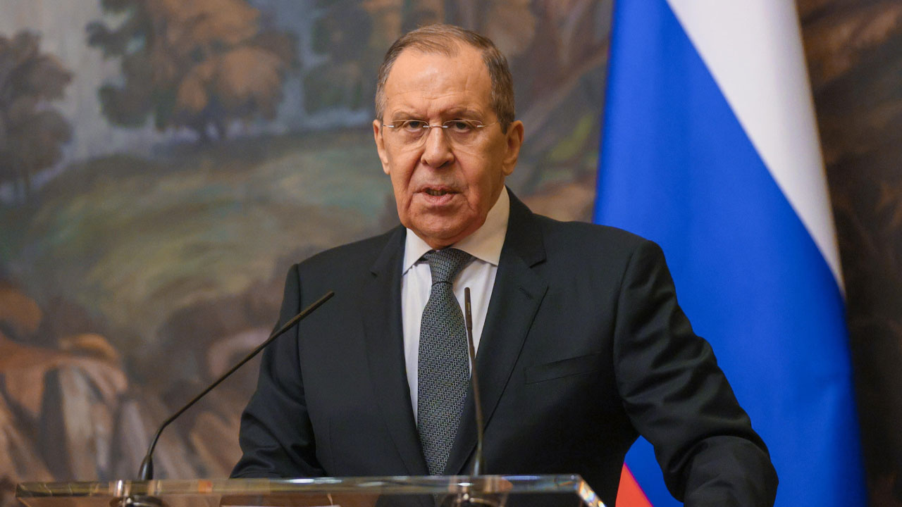 Lavrov NATO'yu ve AB'yi tehdit etti: Hava sahamıza giren pişman olur!