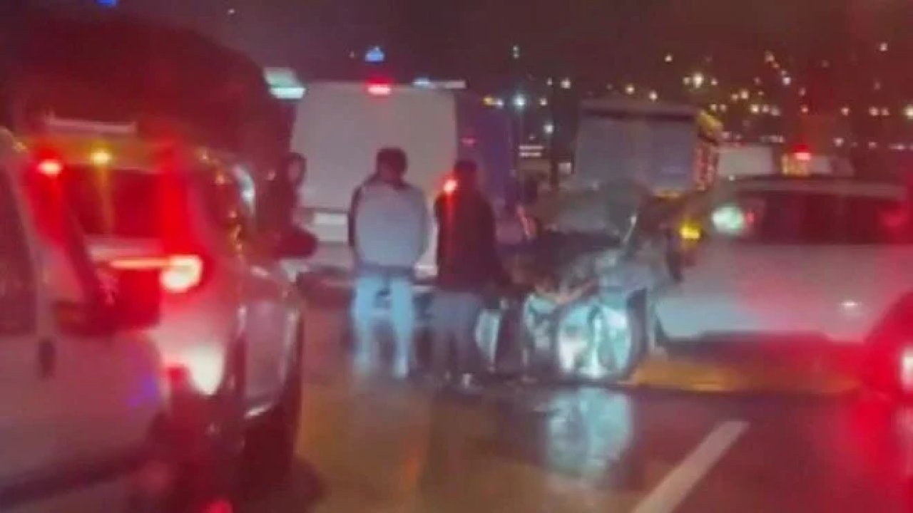 TEM Otoyolu'nda feci kaza: 17 araç birbirine girdi!