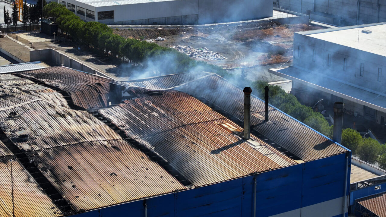 İzmir'de çelik konstrüksiyon fabrikasında yangın