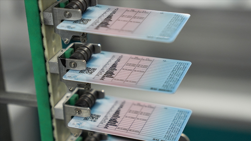 Eski tip sürücü belgesi için son tarih belli oldu! Bakan Yerlikaya’dan uyarı