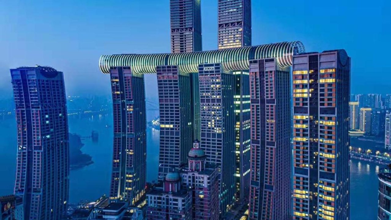 Adeta modern şehrin görünmeyen kahramanları! Gökdelen sayısı arttı, yeni bir meslek ortaya çıktı