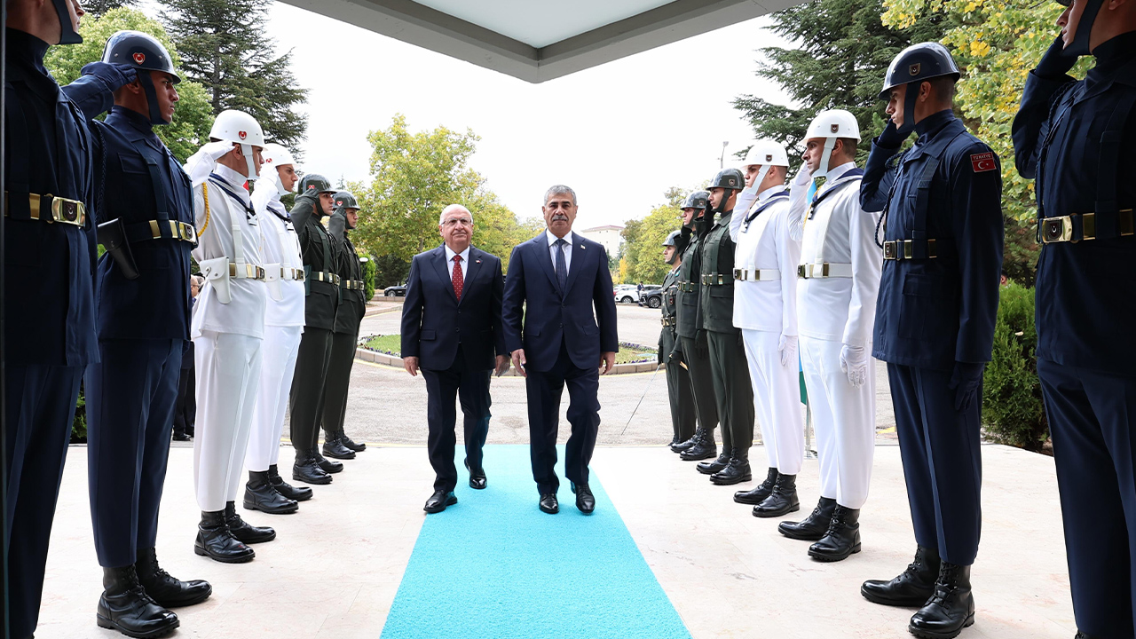 Ankara'da üçlü savunma bakanları toplantısı! Güler'den Hasanov ile kritik görüşme