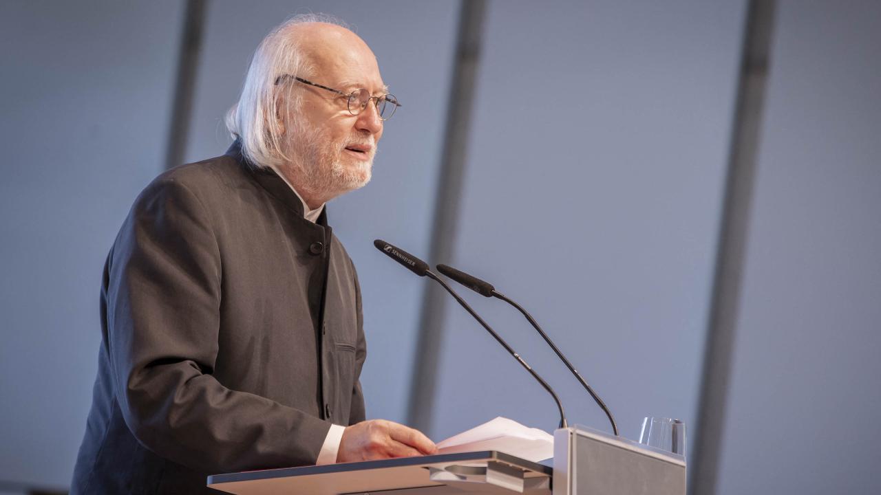 “Kıyametin ustası” Nobel’i aldı! 2025’in en prestijli ödülü Laszlo Krasznahorkai’ye gitti!