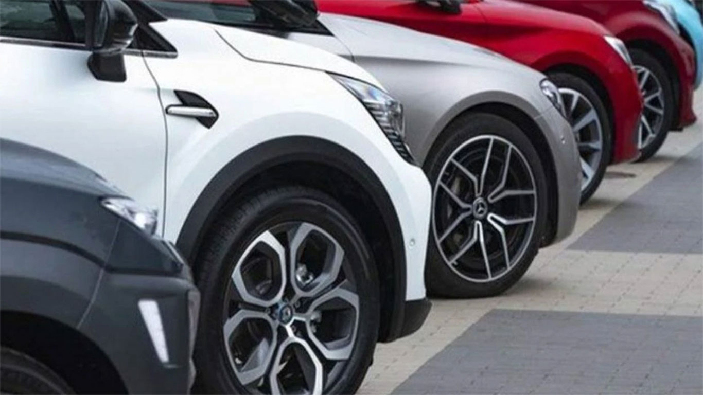 Otomobil satışlarında tarihi rekor kırıldı: Sıfır araç kampanyaları ikinci eli bile etkiledi