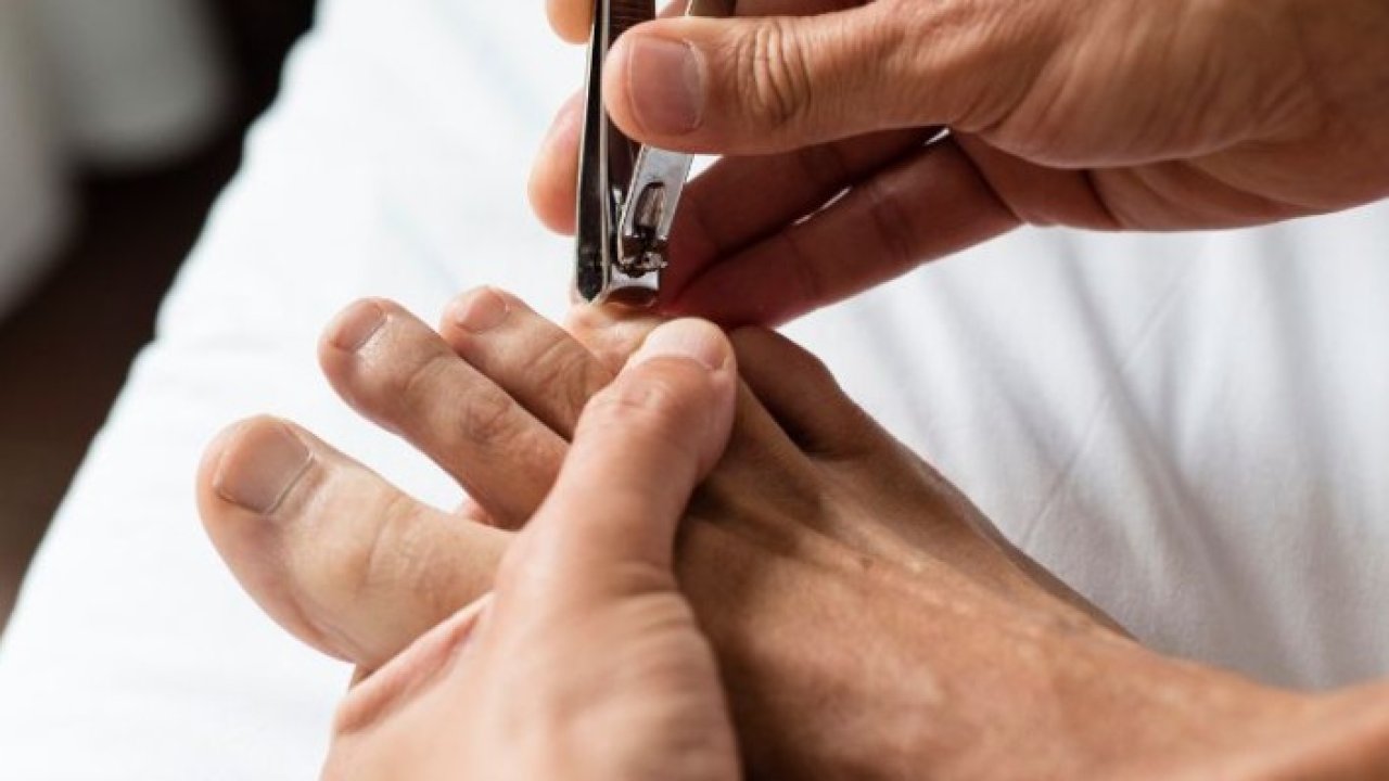 Sigara içmeseniz bile akciğer kanseri riski altındasınız! Sebebi ayak tırnaklarınızda saklı