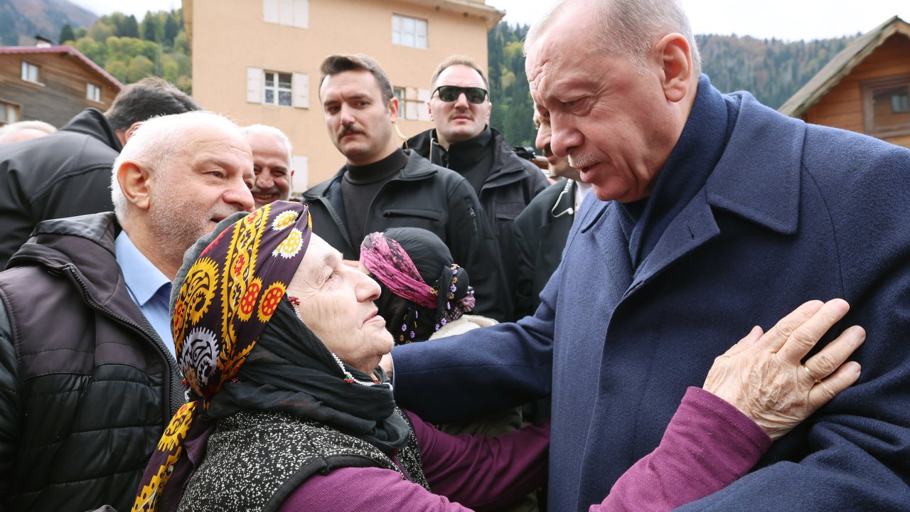 Cumhurbaşkanı Erdoğan Rİze'de yoğun ilgiyle karşılandı!
